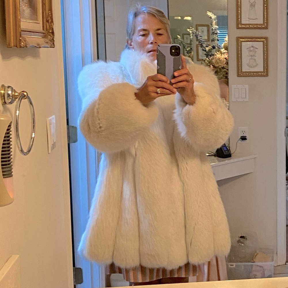 White Fox coat in like new condition gently used